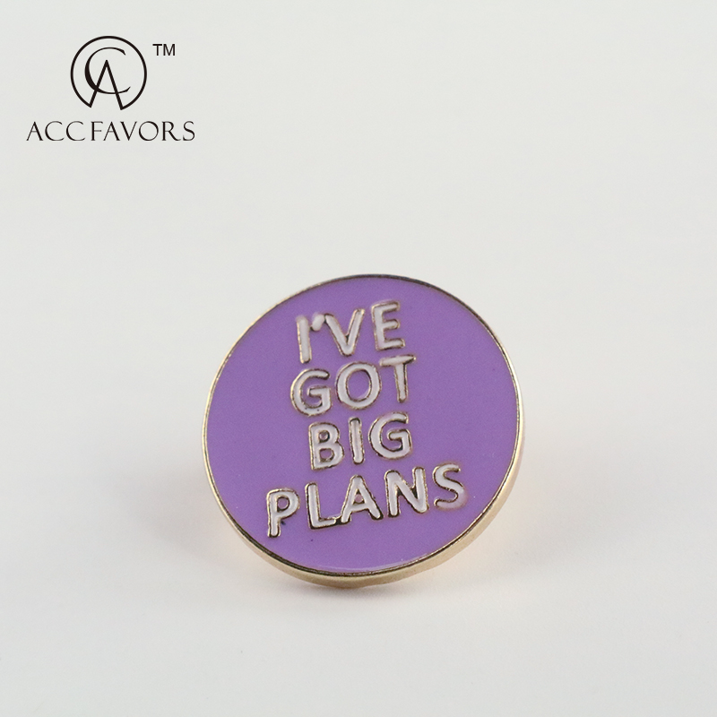custom latest fashion design metal brooch for gift