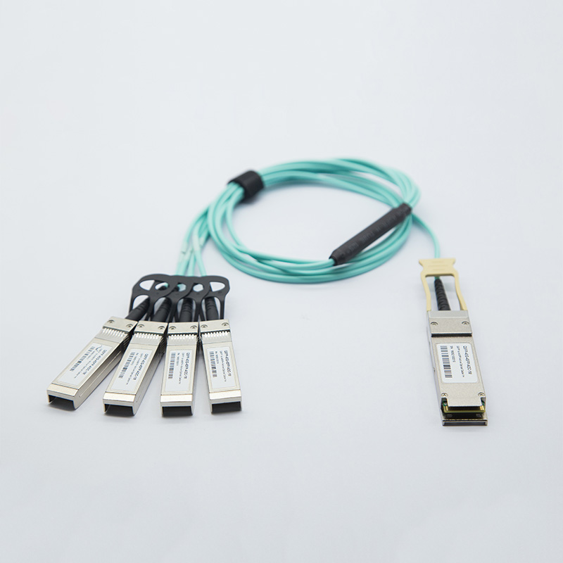 Оптический модуль 1,5 Вт 0-70 оптический трансивер QSFP + 40G AOC 1 прерывание 4