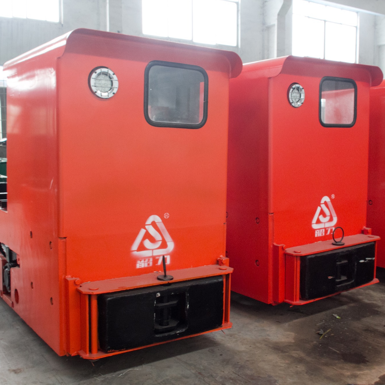 Factory directly selling 5 Tonne Wired Battery Locomotive for Mine Tunnel Transportation