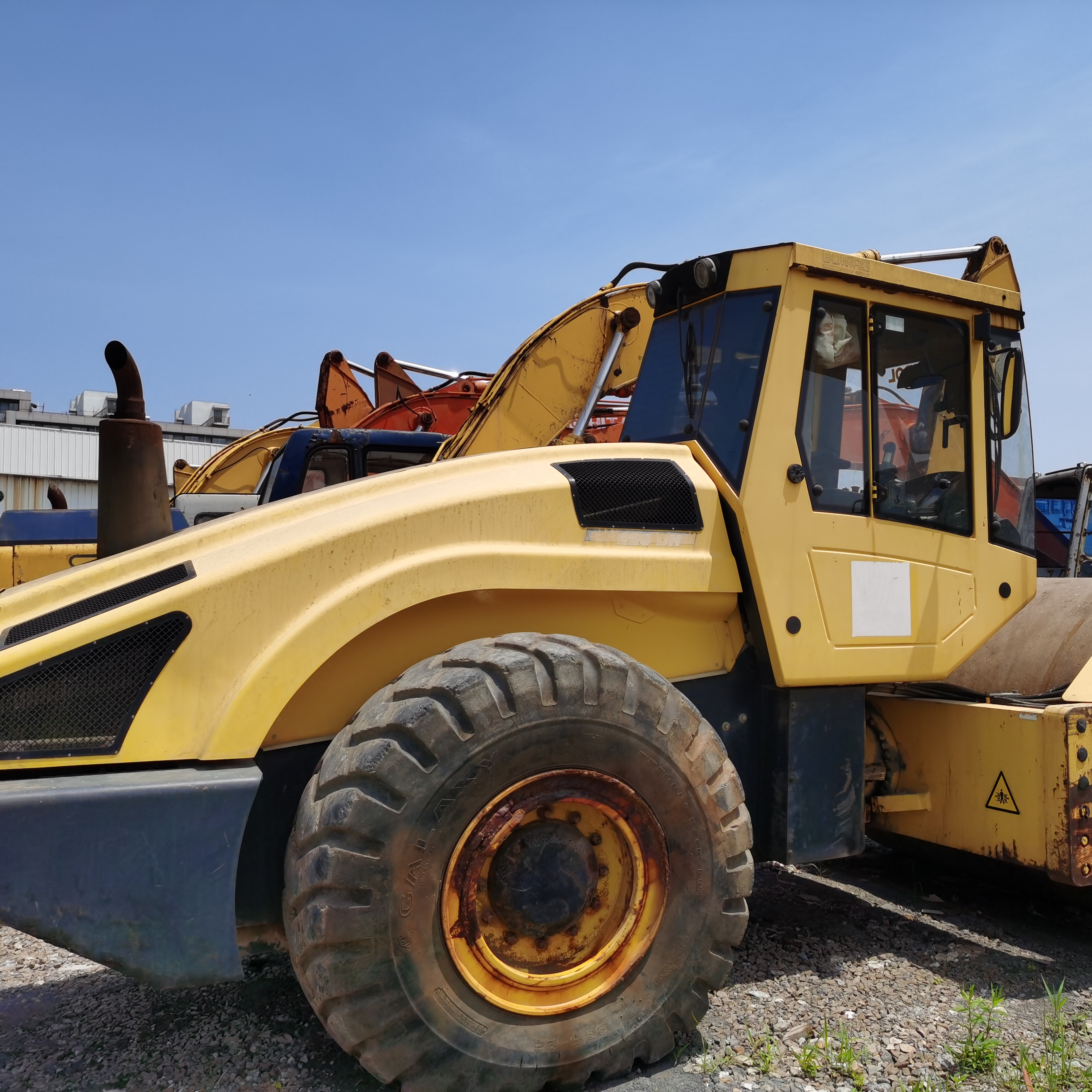 Подержанный 2015 BOMAG BW 226DH-4 дорожный каток