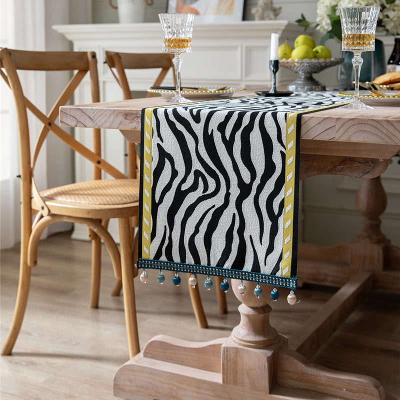 Wholesale Custom Zebra Table Runner Chenille Jacquard Table Decoration Cloth Luxury Zebra Dining Table Runner