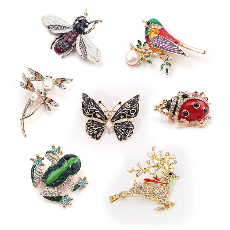 Wholesale Fashion Crystal Vintage Brooch Pin Dragonfly Butterfly Peacock Frog Owl Animal Brooches For Women Cute Jewelry