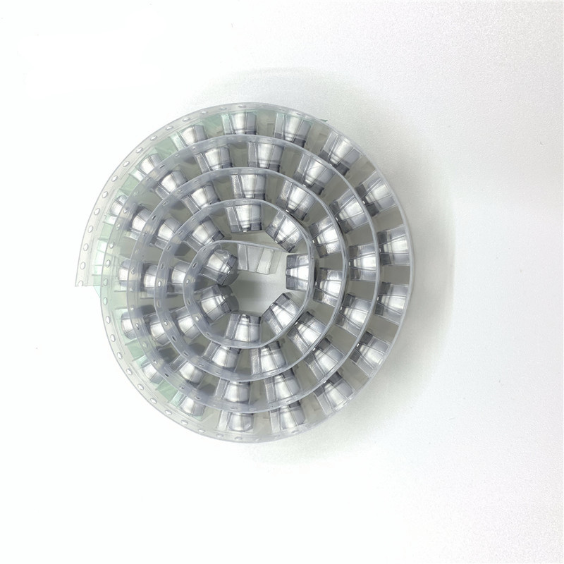 Алюминиевый электролитический конденсатор smd 47 мкФ 35v SMD 104 6,3*5,4 мм