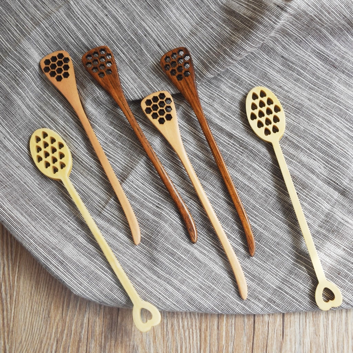 Wooden Honey Dipper Sever Mixing Stick Spoon Honeycomb Heart Pattern