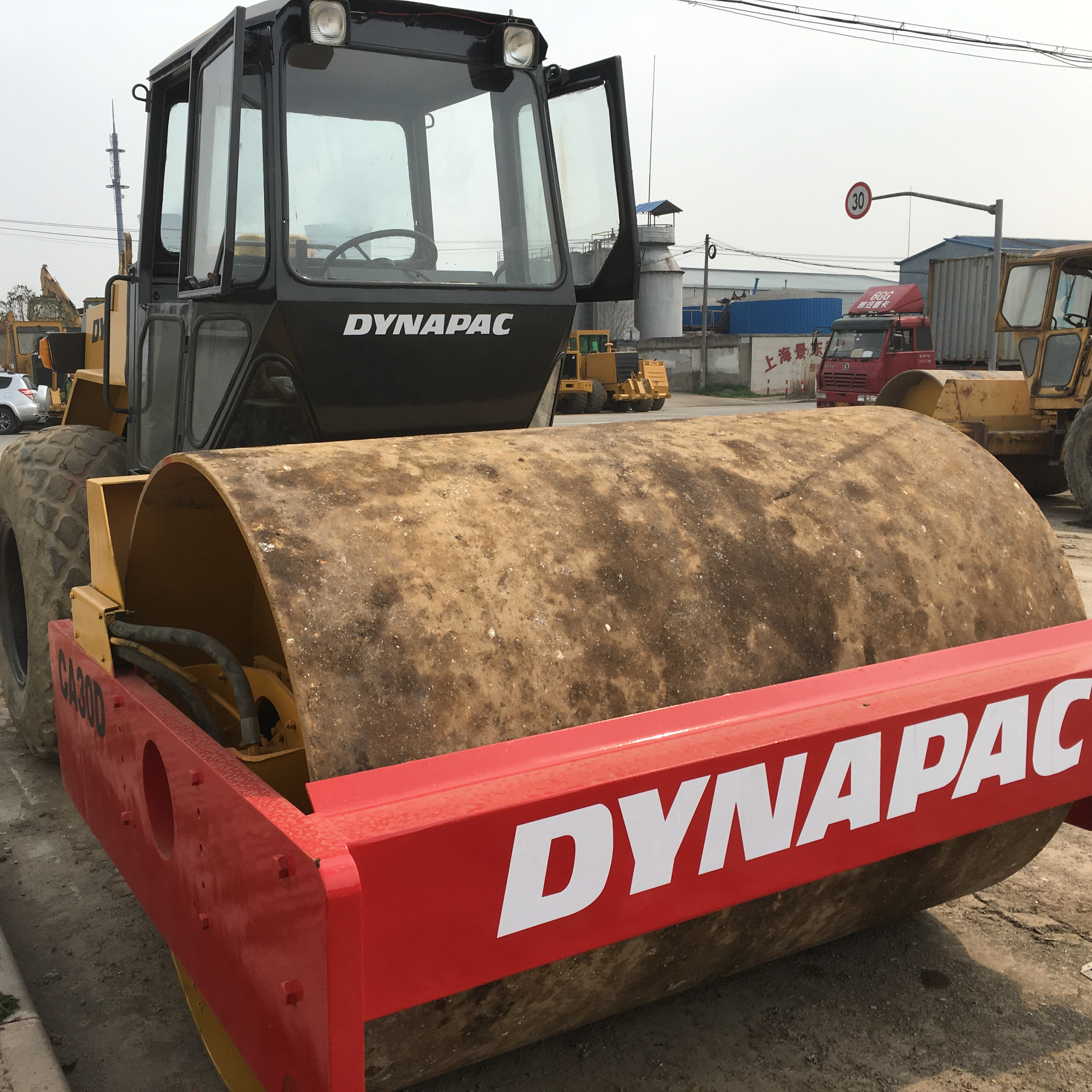 Б/у землеройной машины dynpac CA30D дорожный каток