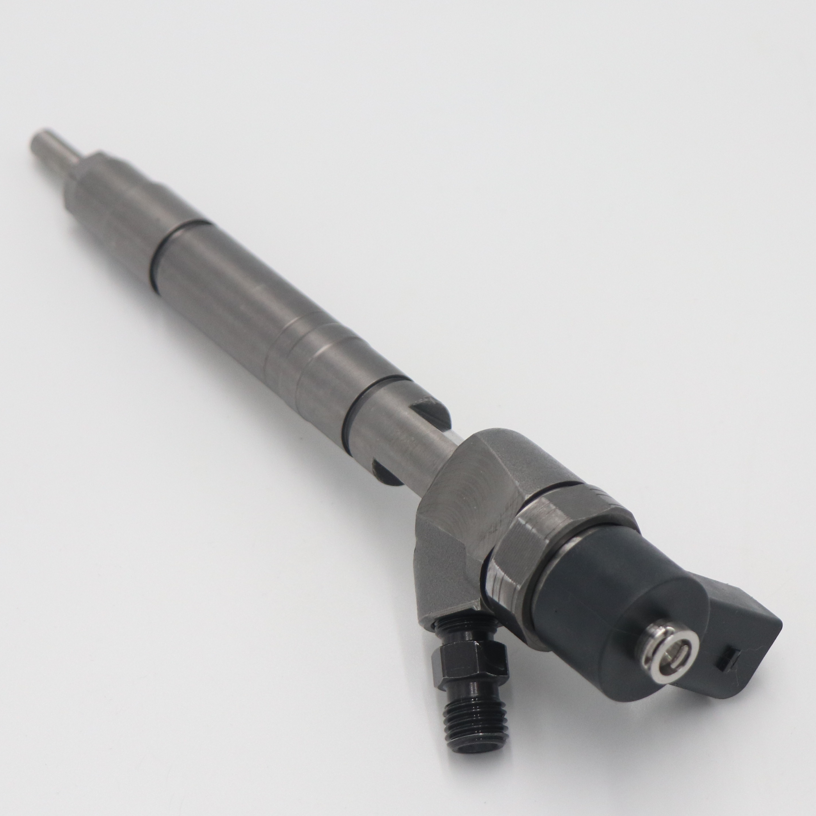 High quality common rail fuel injector for Bosch 0445 110 181/182