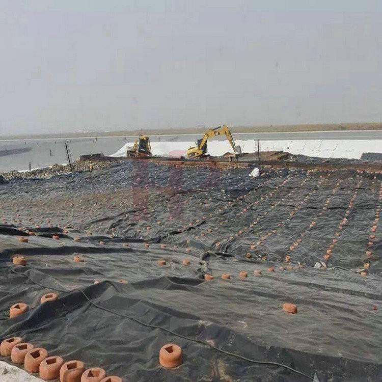 GM13 smooth textured agricultural pond liners HDPE Geomembrane