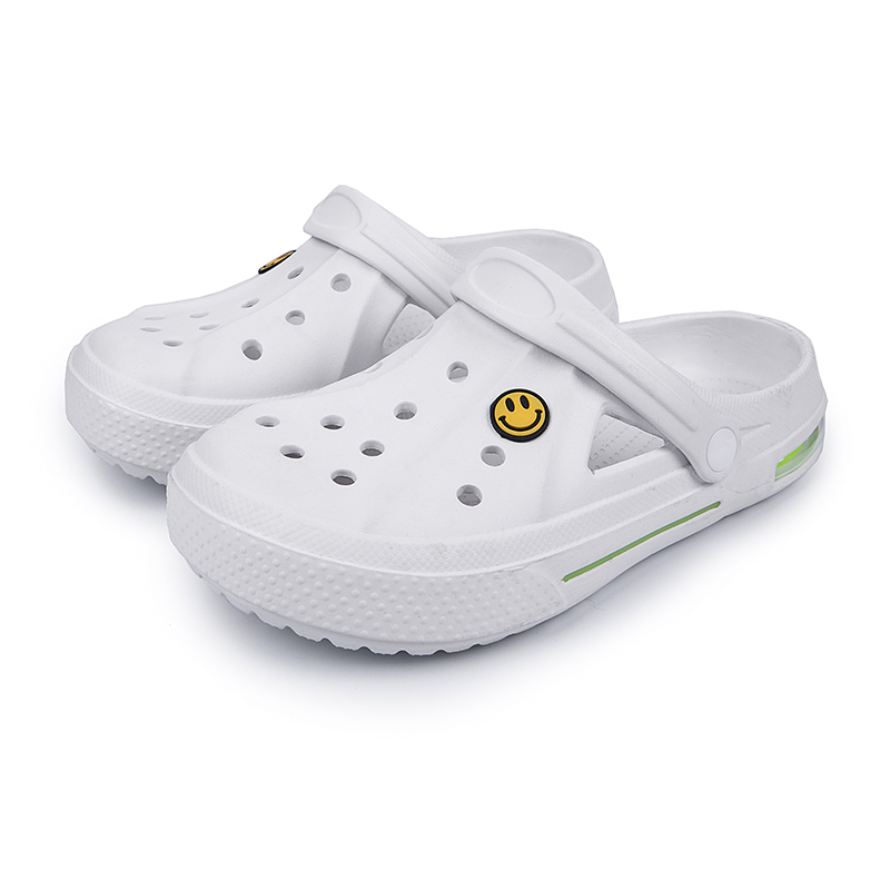 High Quality Lightweight Flat EVA Holes Custom Logo Nursing Crocks Clogs Classic Woman Ladies' Garden Clogs Sandals Slippers
