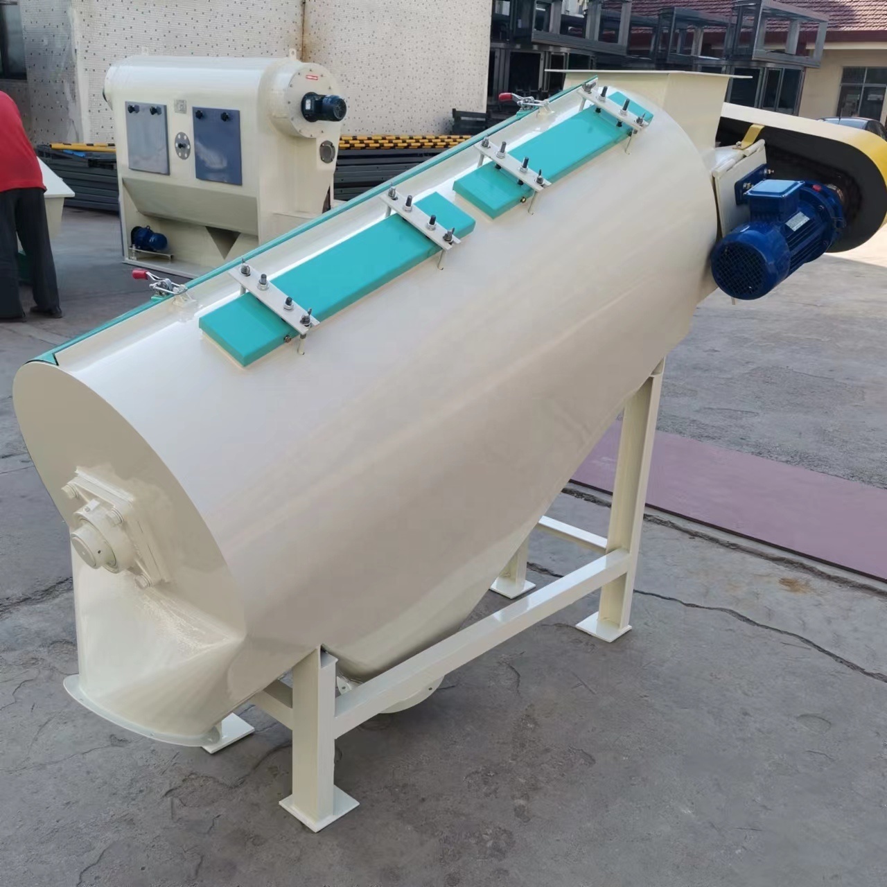 New Poultry Animal Duck & Chicken Intestine Cleaning Machine Sheep Intestine Cleaning Feed Processing Machine