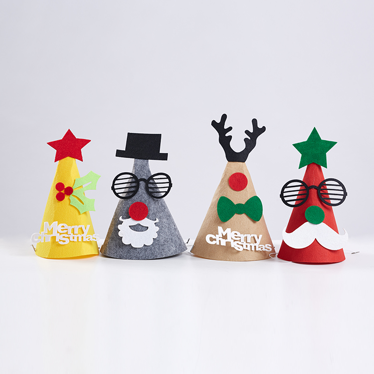 2021 HUARI customized knitted wool felt beanie hat green christmas tree decorative hat christmas hat for women