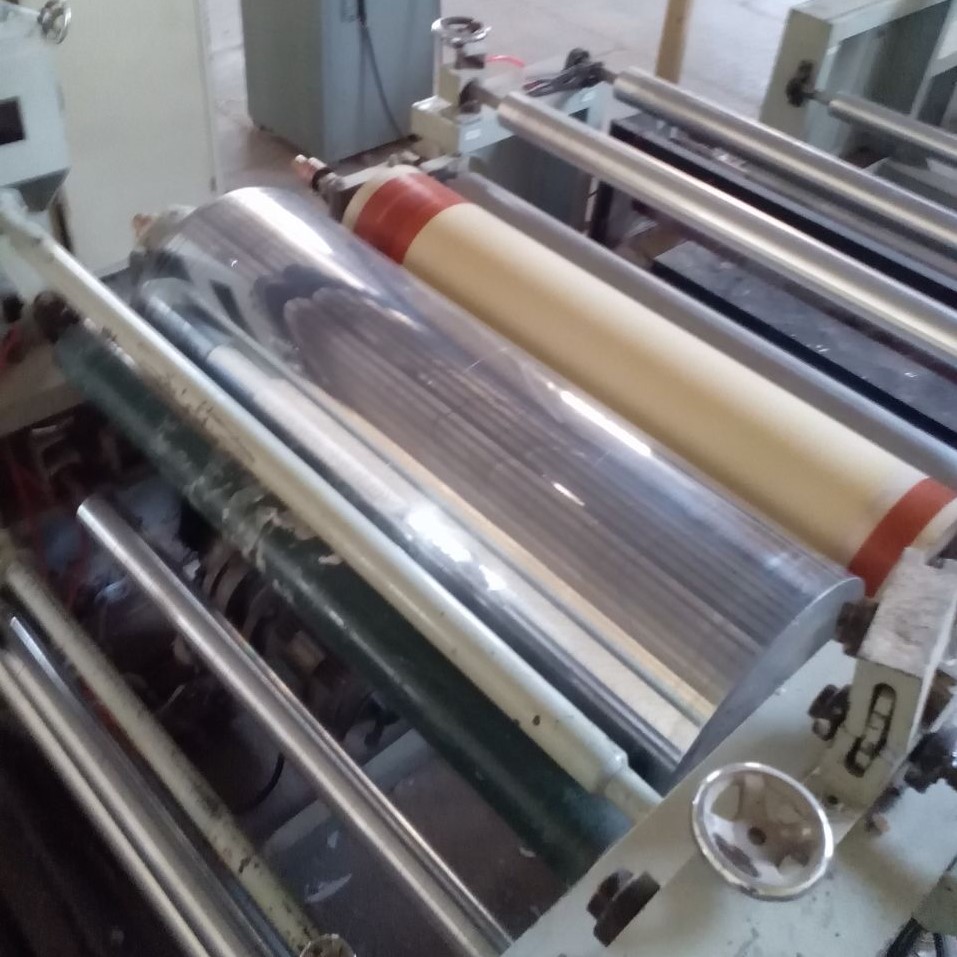 Пищевая пластиковая обертка ldpe lldpe pe Однослойная растягивающаяся машина для производства пленки
