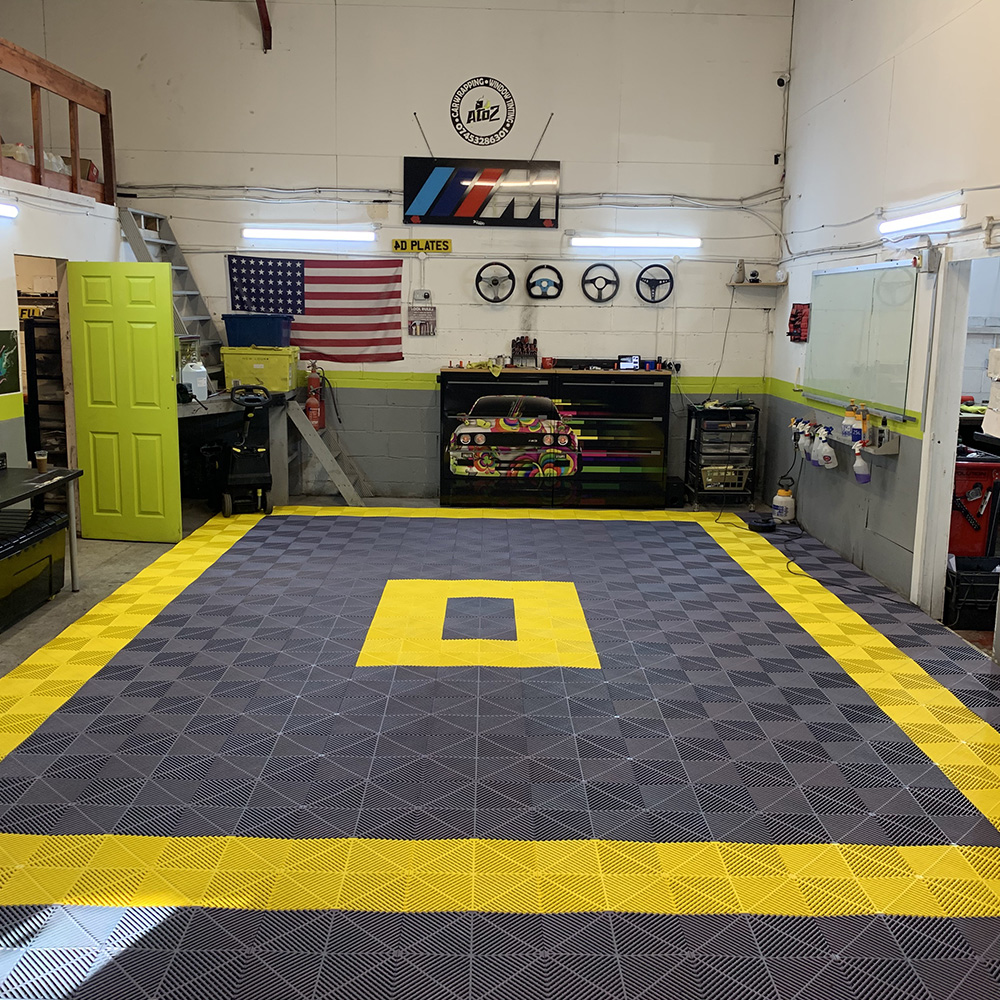 Low Price Plastic Interlocking Garage Floor Matts Checkered Garage Flooring for Workshop Gym Showroom Manufacturer