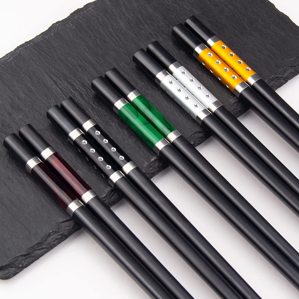 5 Pair Fiberglass Chopsticks Reusable Japanese Korean Chopsticks Dishwasher Safe with A Case Black