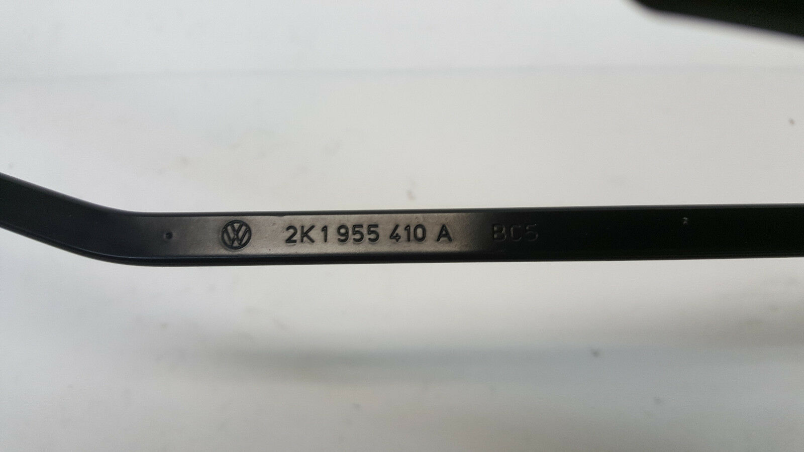 Автомобильный рычаг стеклоочистителя подходит для VW CADDY 2K Touran 1T 1T3 левый OE 2K1955409B