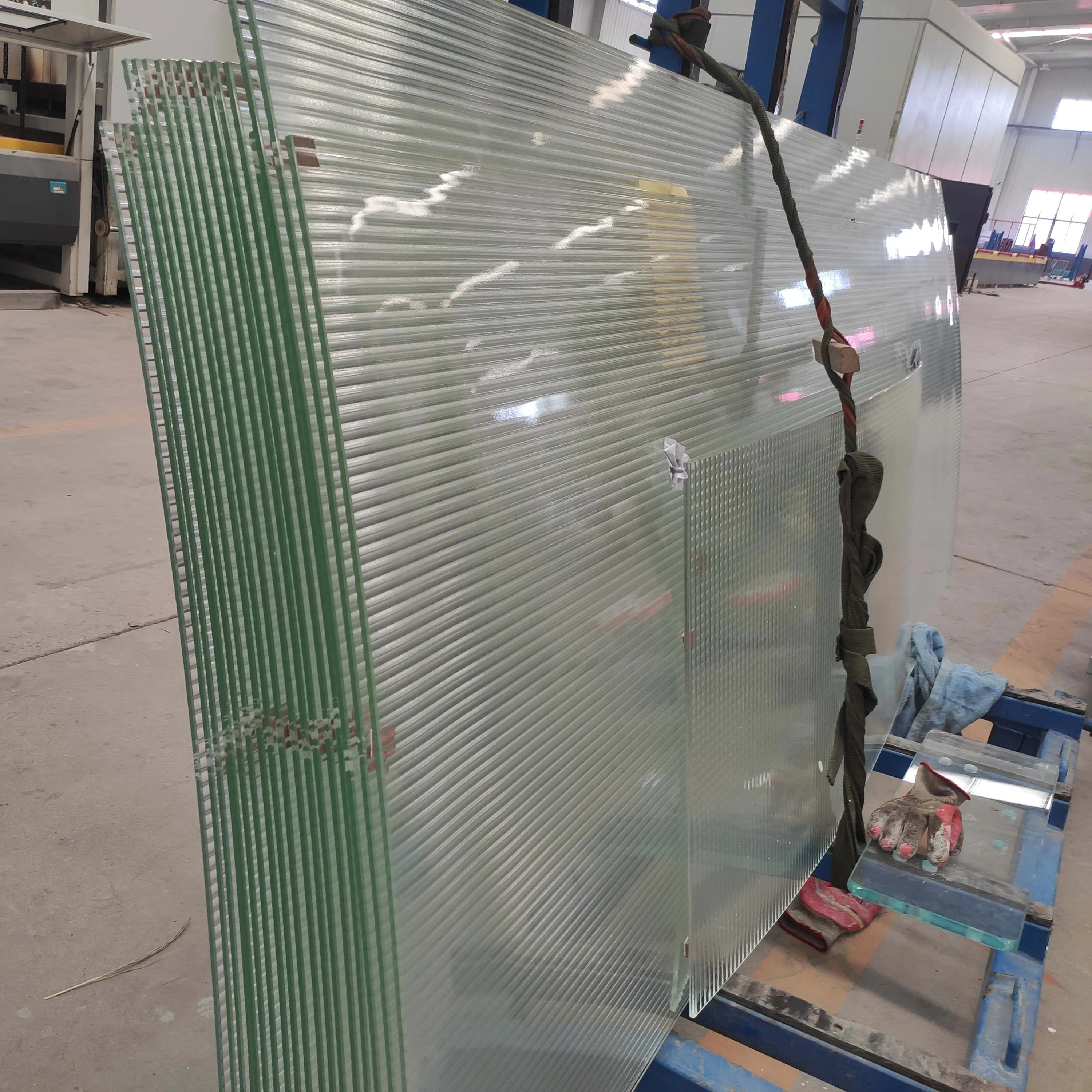 ShanDong Fast delivery 3mm 4mm 5mm 6mm 8mm 10mm 12mm 15mm 19mm thick tempered toughened flat safety building glass