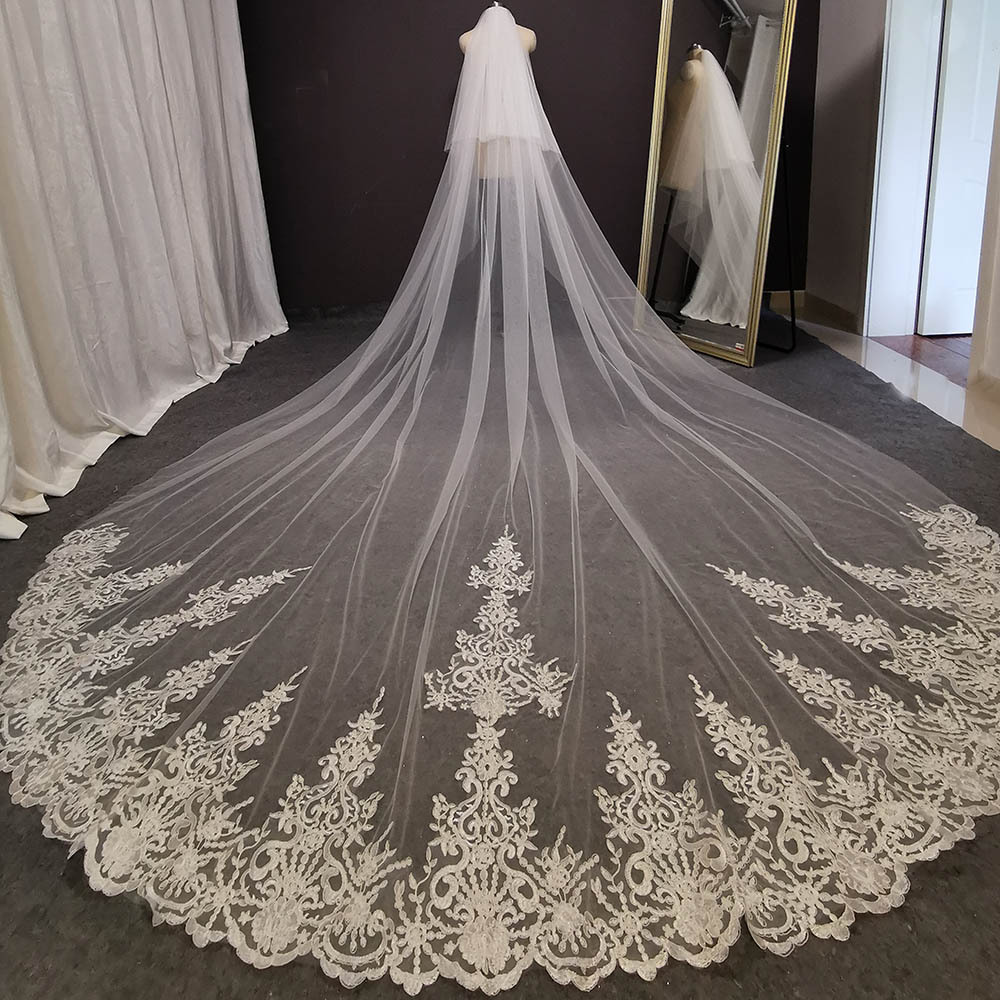 2022 Luxury lace applique 2 layer 3m 4M ong bridal veil wedding for women with comb Cathedral Wedding Veil