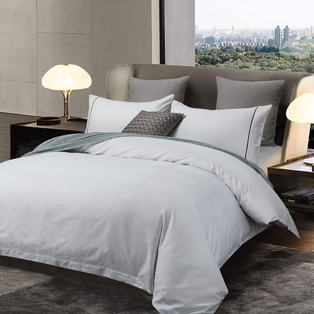 Premium OEM Factory 300TC White Jacquard Skin-friendly Polyester 100% Cotton Luxury Hotel Bedding Set For Bedroom