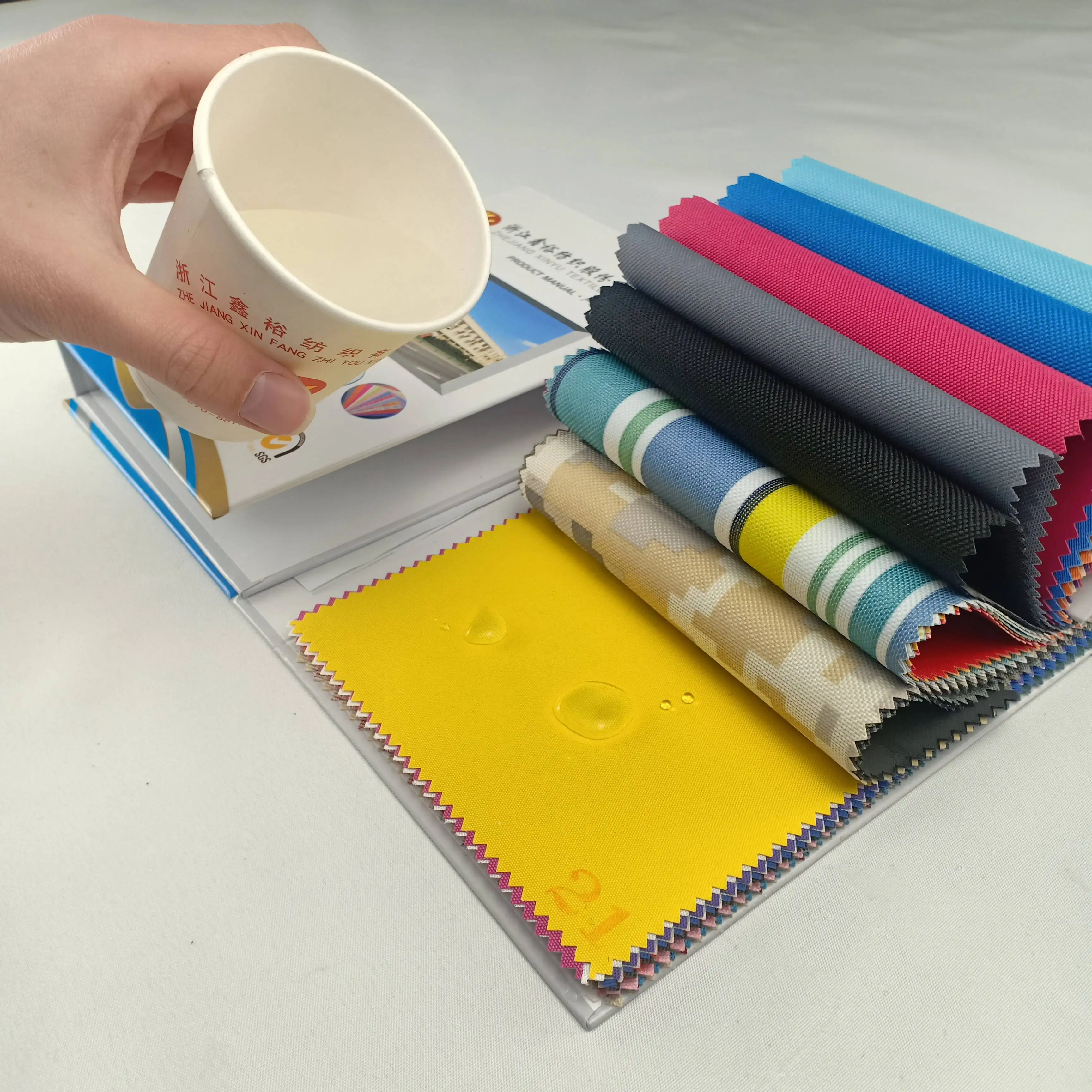 China professional manufacture fabric for sleep bag 1680d bag fabric pp woven bag roll fabric