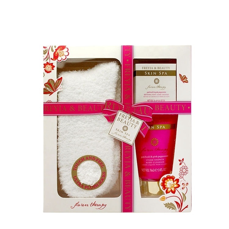Beautiful private label customize Mother's Day body care bath gift set With 70Ml Body Lotion 25G Salt And Socks