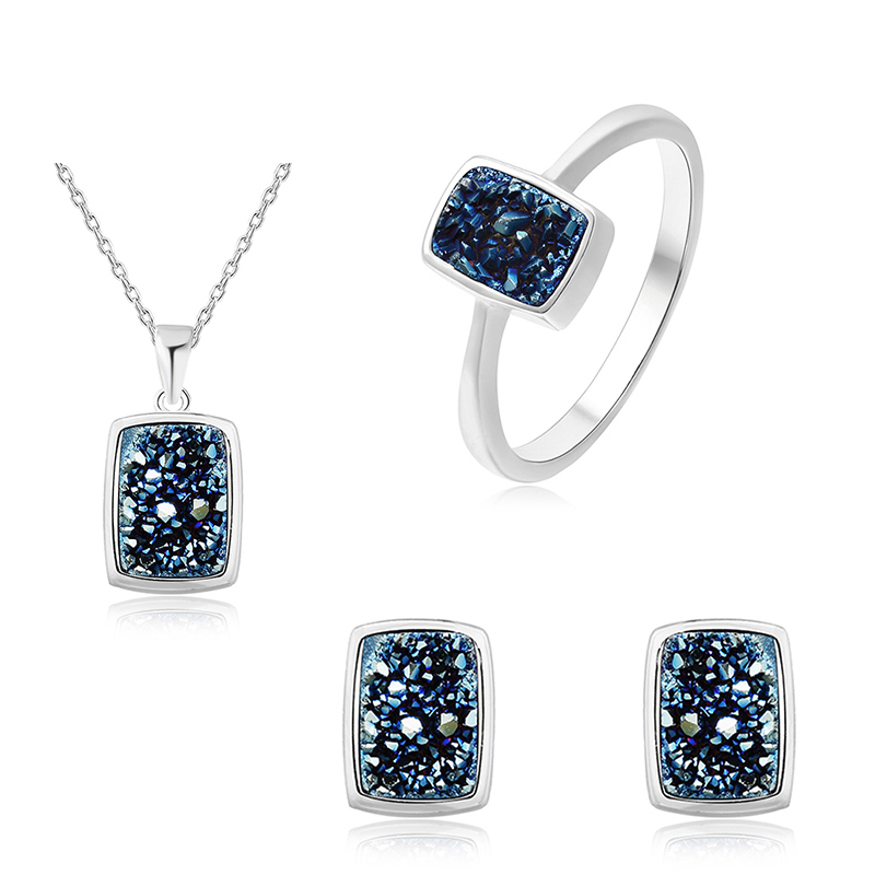 Комплект из колье, серёг и кольца, из серебра 925 пробы