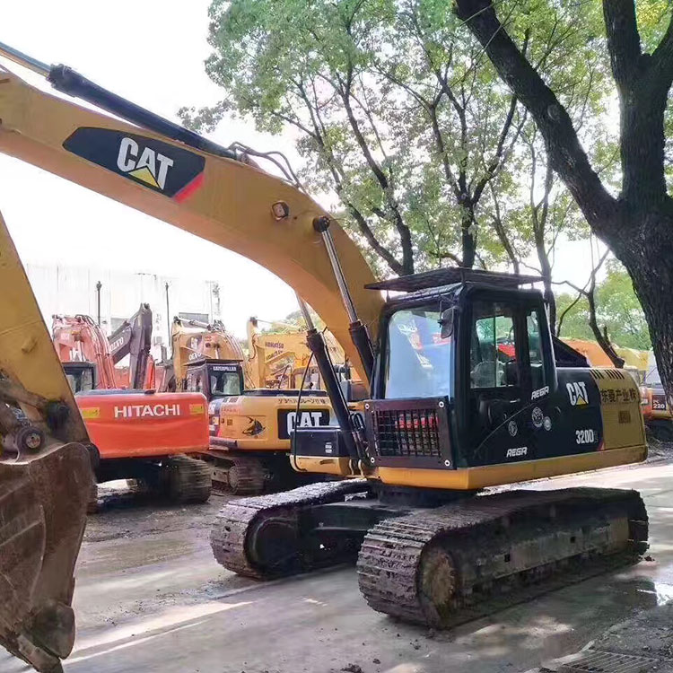 Гусеничный экскаватор cat 320d б/у
