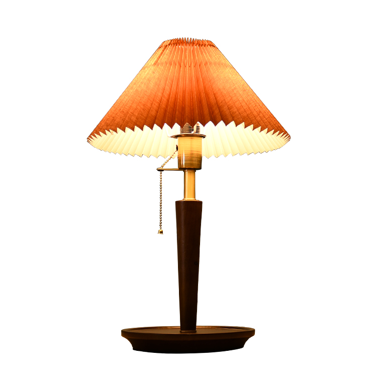 Fashion Cafe Dining Room Bedroom Decorative Classic Wooden LED Desk Lamp