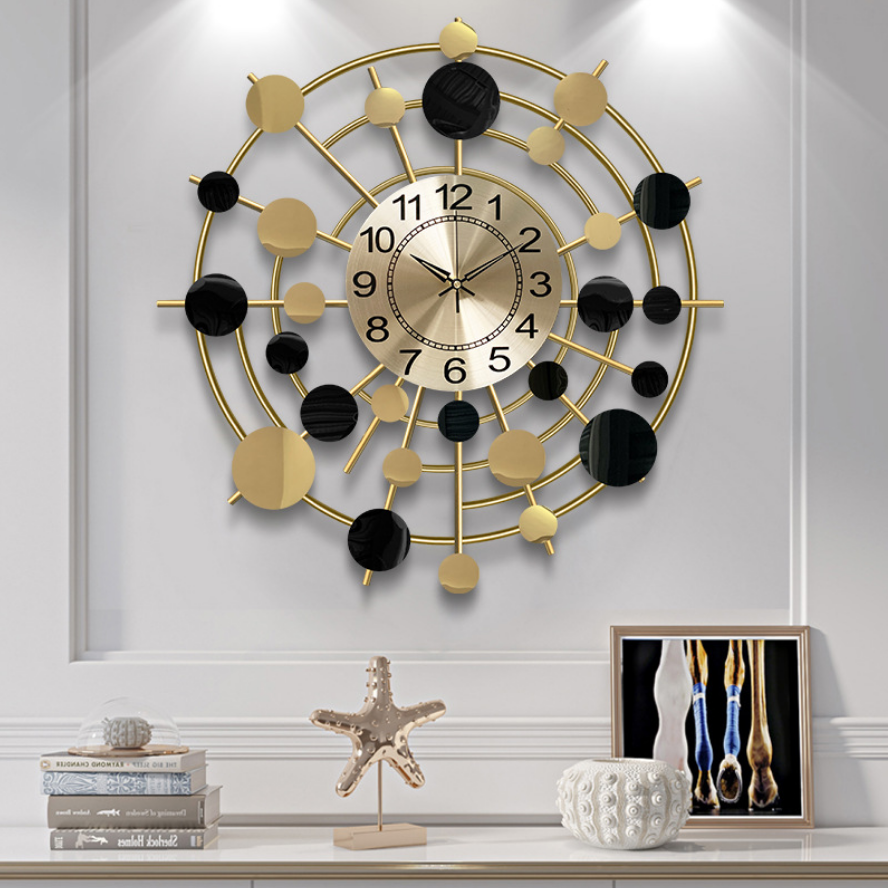 New Arrival Light Luxury Style Art Hanging Clock Metal Home Wall Decor Creative Round Decorative Wall Clock For Room Decor