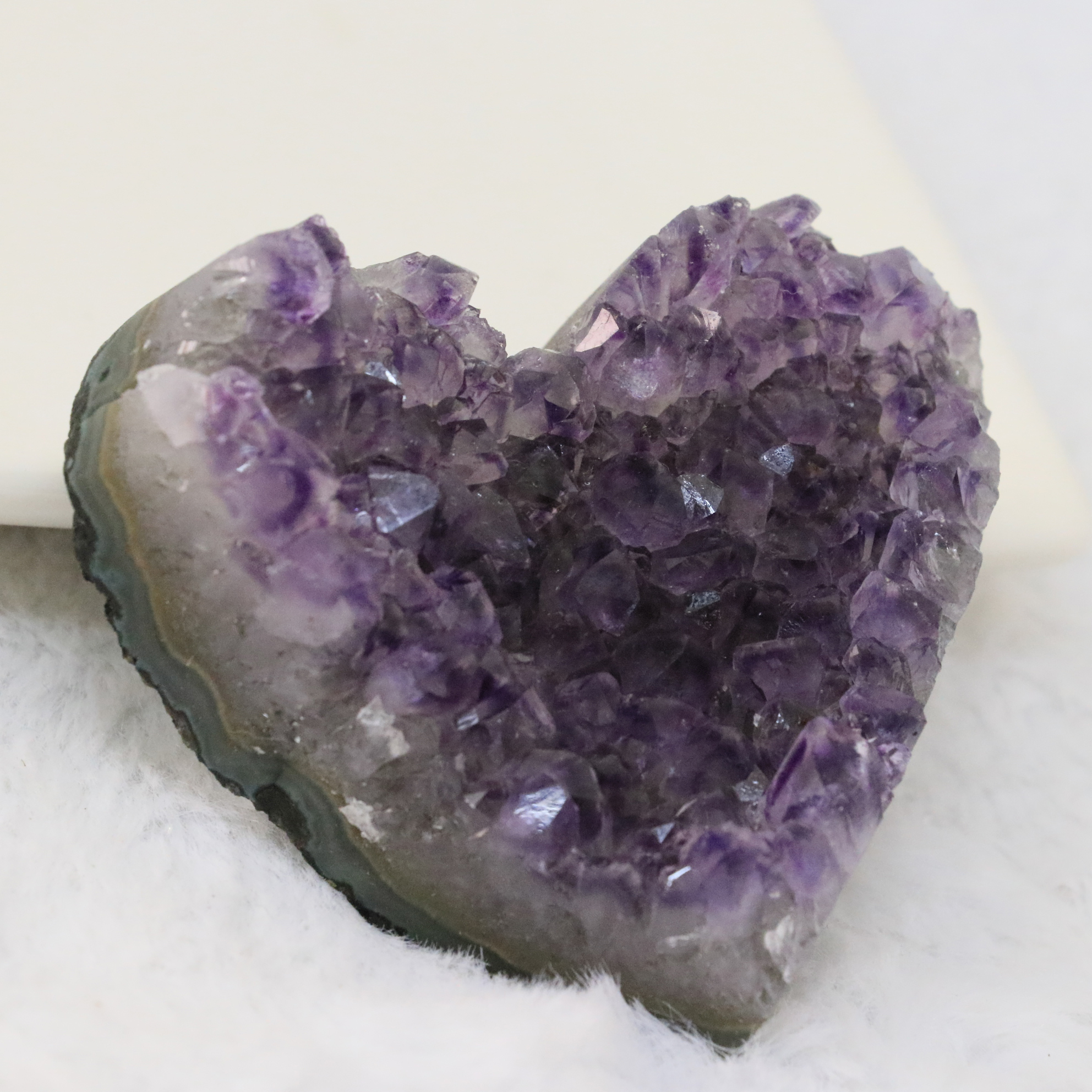 Wholesale exquisite heart-shaped amethyst crystal Quartz crafts