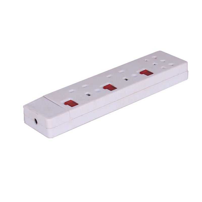Удлинительный шнур с выключателем BS type two 13amp и three 6amp с отверстиями