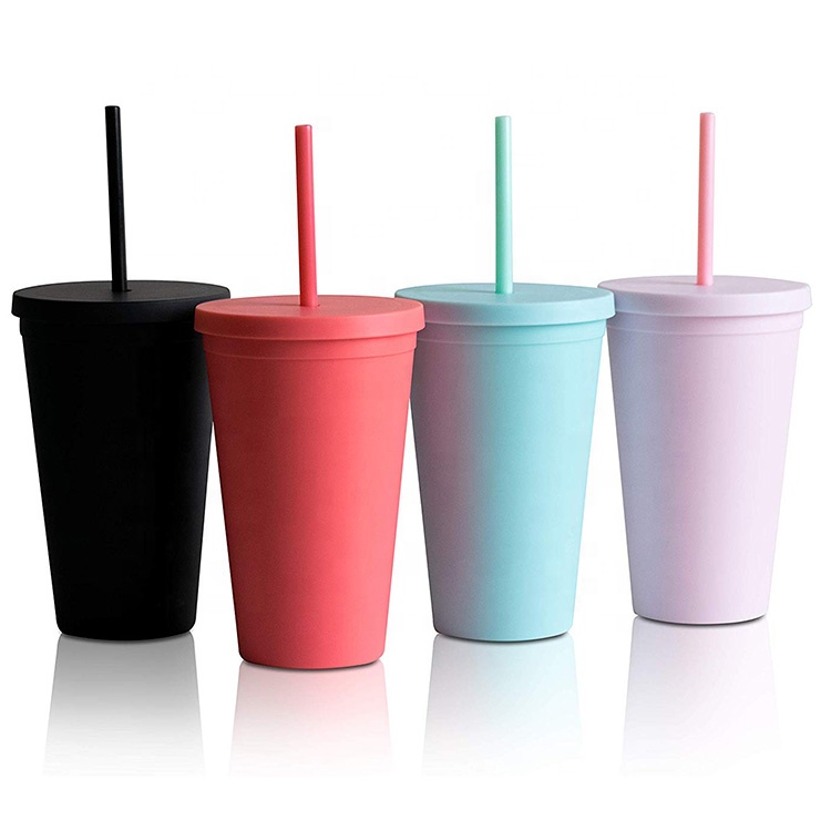 Изготовленным на заказ логосом 16 унций двухслойный стаканчик BPA Free матовый черный стакан с крышкой и соломы