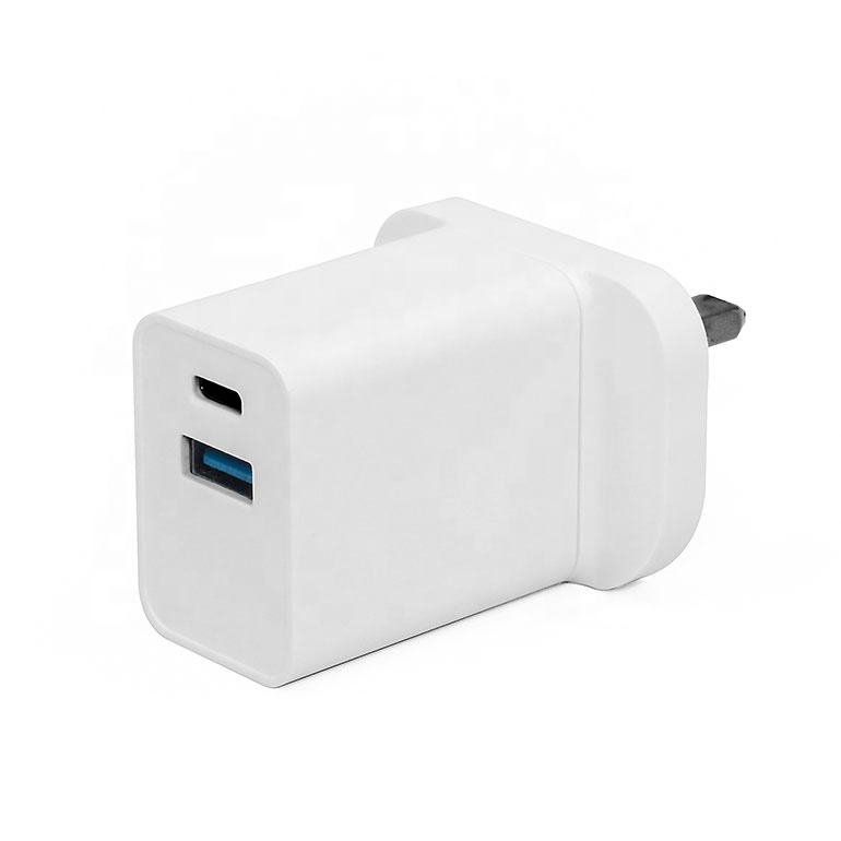 Amazon Hot Selling 20W 12V 1.67A PD Charger Type C Charger With USB QC3.0 Quick Travel Charger