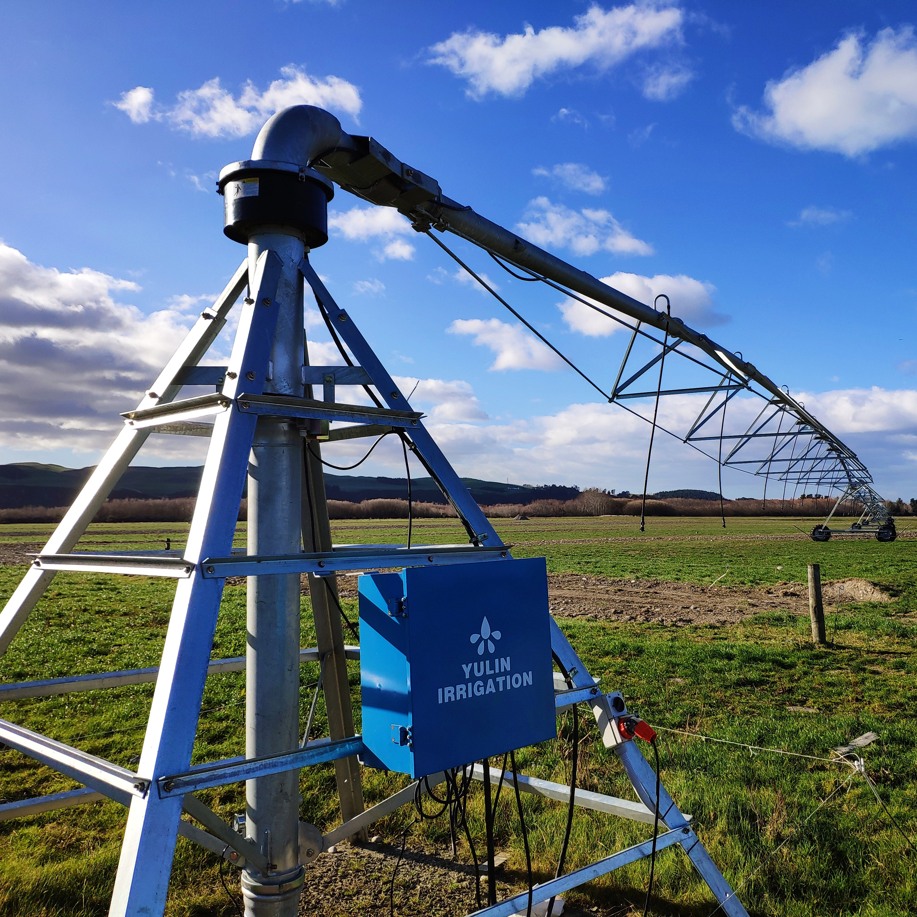 World Best Selling Center Pivot Irrigation Equipment With Solar Energy New Center Pivot Irrigation for Sale on China