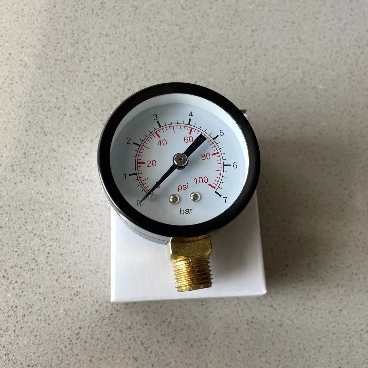 NPT1/4 маленький радиальный осевой Дифференциальный Манометр для водяного насоса