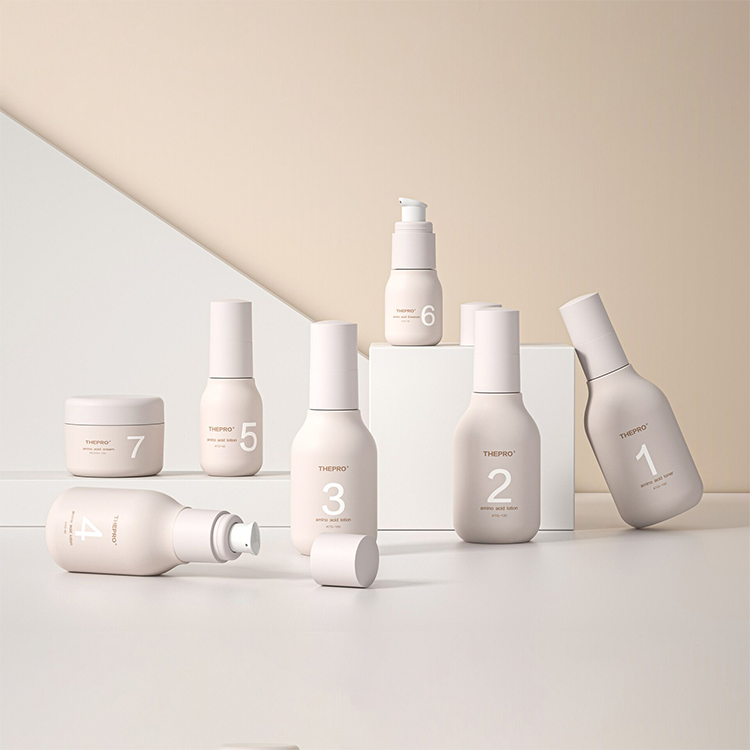 Refillable cosmetic packaging recycled plastic for cosmetic packaging set for skincare with custom clear frosted lotion bottle