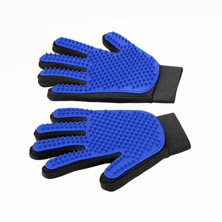 2021 Hot Selling Pet Hair Remover Glove Gentle Pet Grooming Glove Brush Efficient Deshedding Glove for dog and cats
