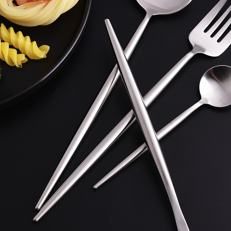 Factory direct 24 pcs silverware portugal style red gold plated 18/8 stainless steel flatware portugal cutlery set for wedding