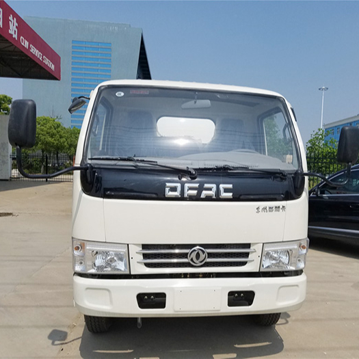 Small size 3000L Vacuum Suction Truck Sewer Scavenger Vacuum Truck