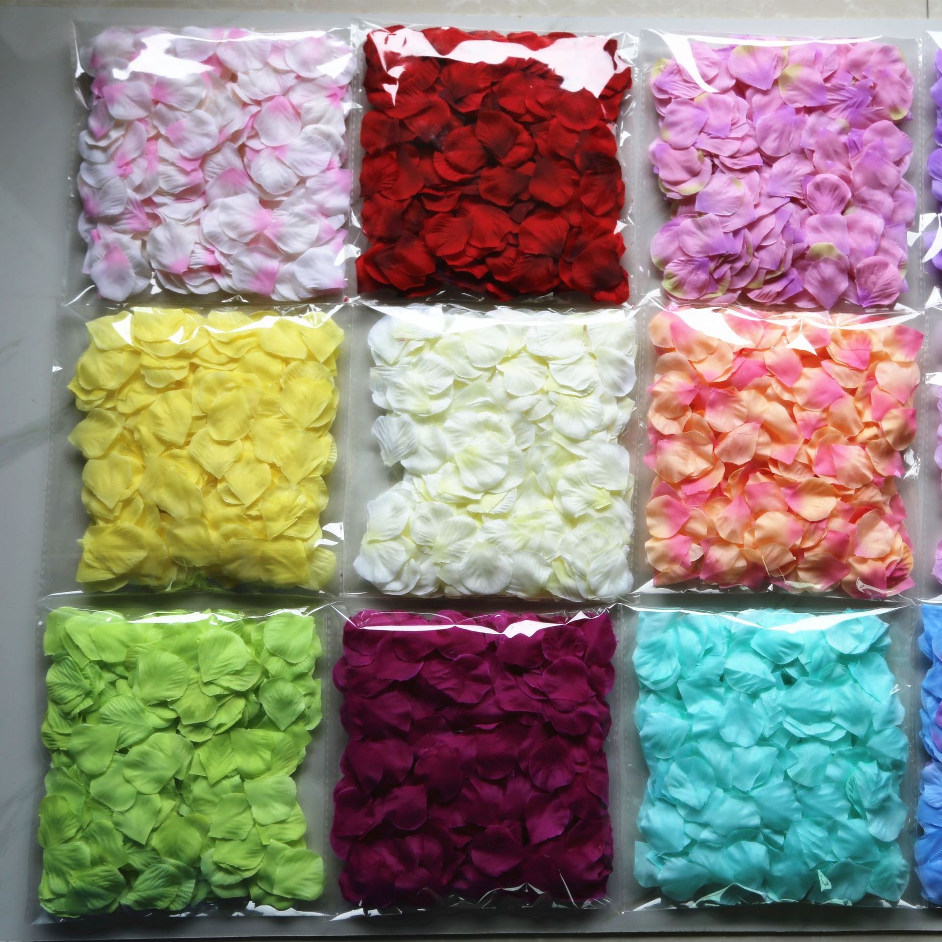 Wedding silk rose petals artificial silk flower petals for wedding Valentine's Day room decoration party decor petals