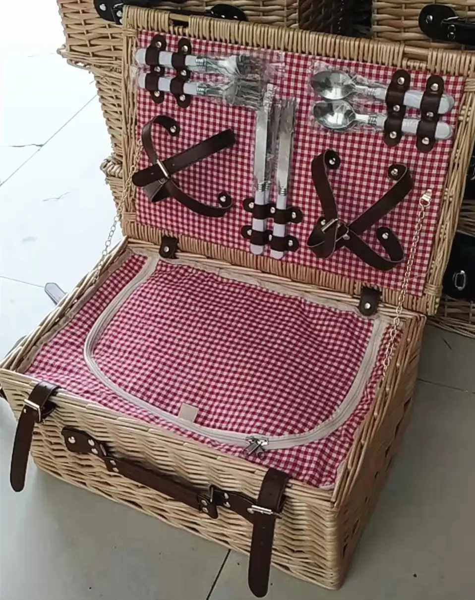 Luckyweave Hot Selling 4 Person Picnic Basket Food Wicker Picnic Basket for 2 4 6 person Eco Material Origin