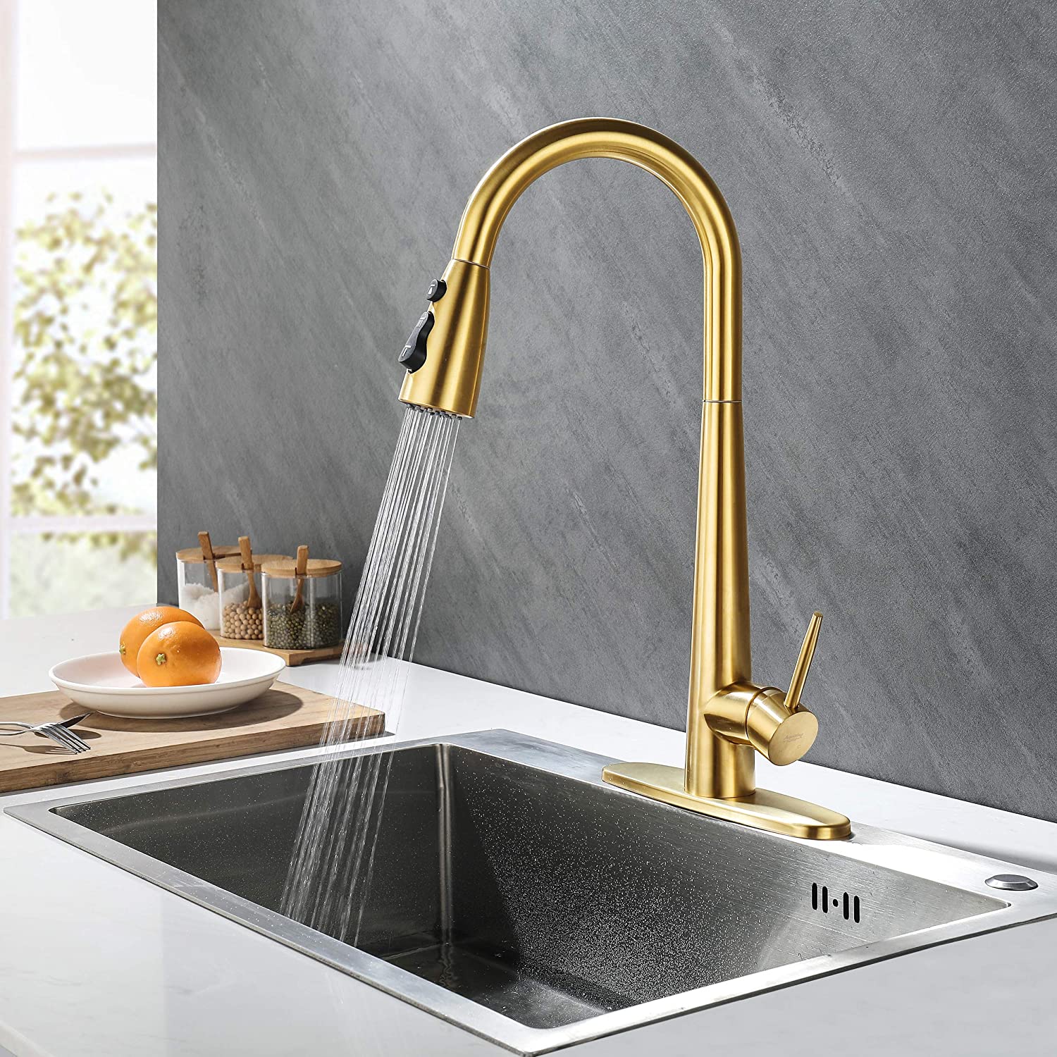 modern luxury flexible 304 stainless steel single handle pull out sprayer kitchen sink cold Hot golden faucets