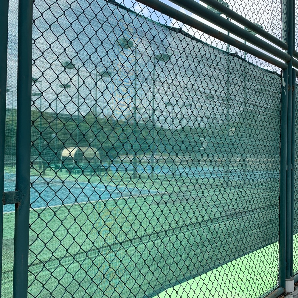 HDPE Court протектор ограждения экран коммерческий трикотажный Теннисный корт лобовое стекло с Люверсами