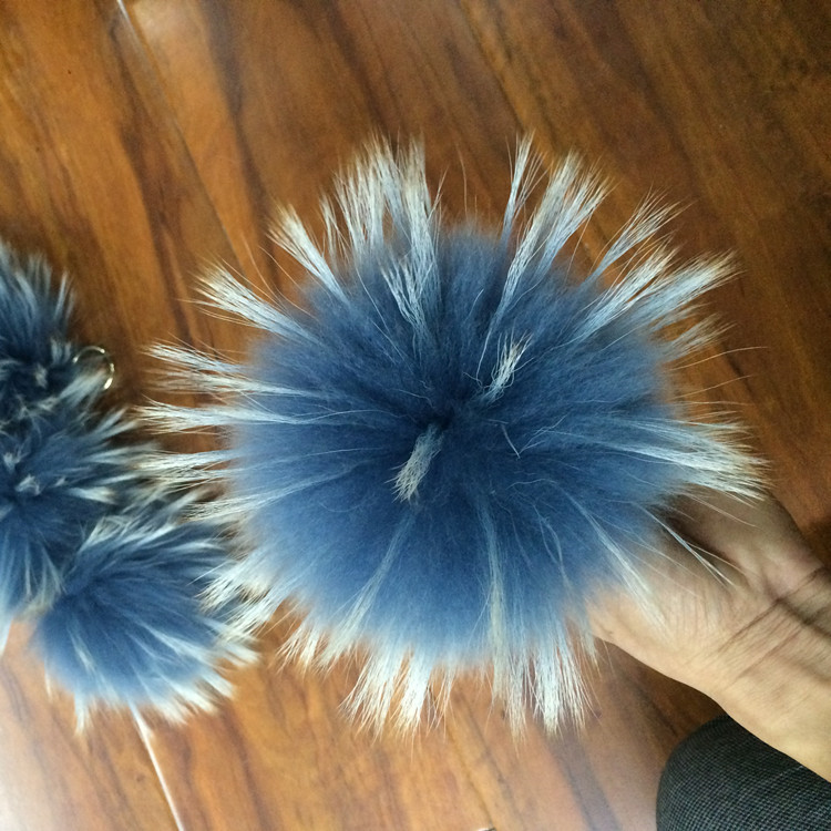 extra large fluffy stand hair 15cm raccoon fur pom poms with snaps button long tips