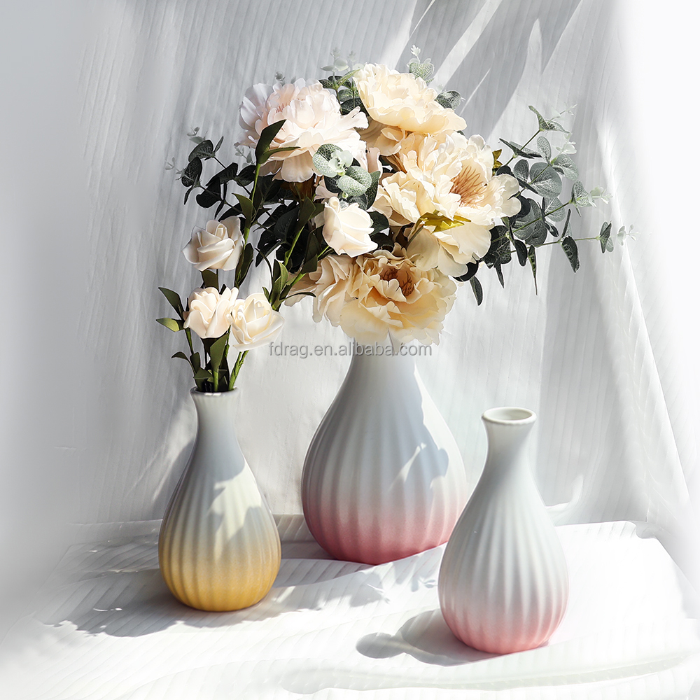 Manufacturer Custom Design Colors Glazed Vertical Stripes Porcelain Ceramic Dried Flower Bud Arrangement Vase for Home Decor