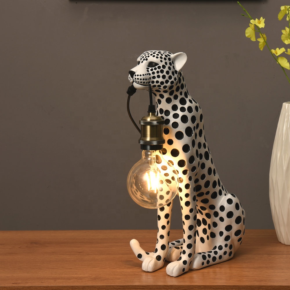 Modern Art Animal Leopard Resin Sculpture Luxury Home Decoration Cheetah Statue Table Lamp For Hotel Office Living Room