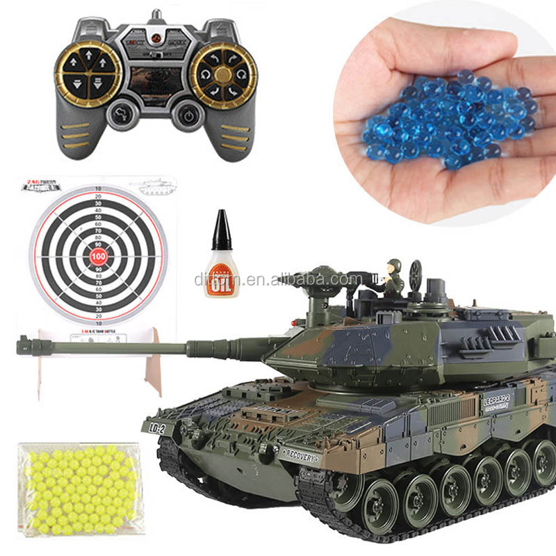 2,4G 1:18 rc боевой танк для курения с стрельбой, BB шар и Водяная бомба (4 стиля, 4 цвета)