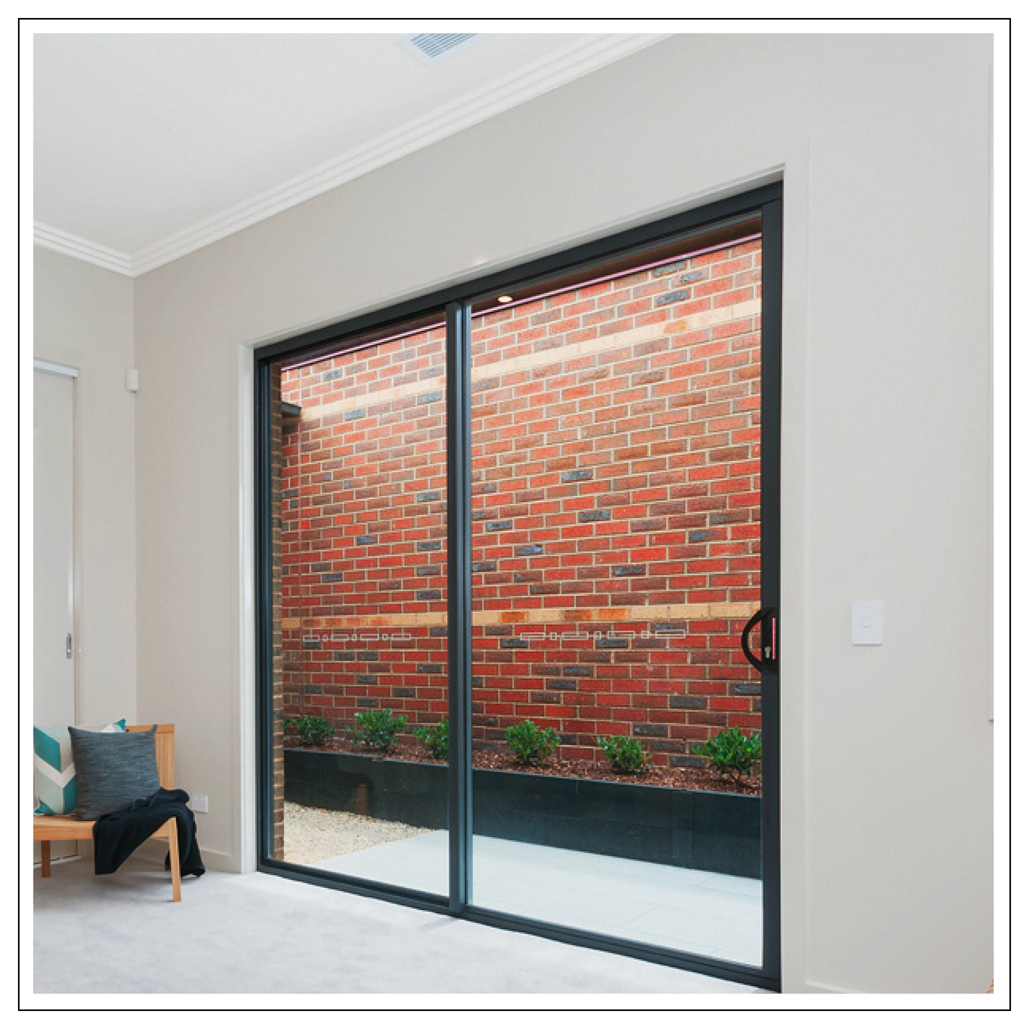 Vanguard Solutions Aluminum Interior Tempered Color Double Handle Door Aluminium Door and Window
