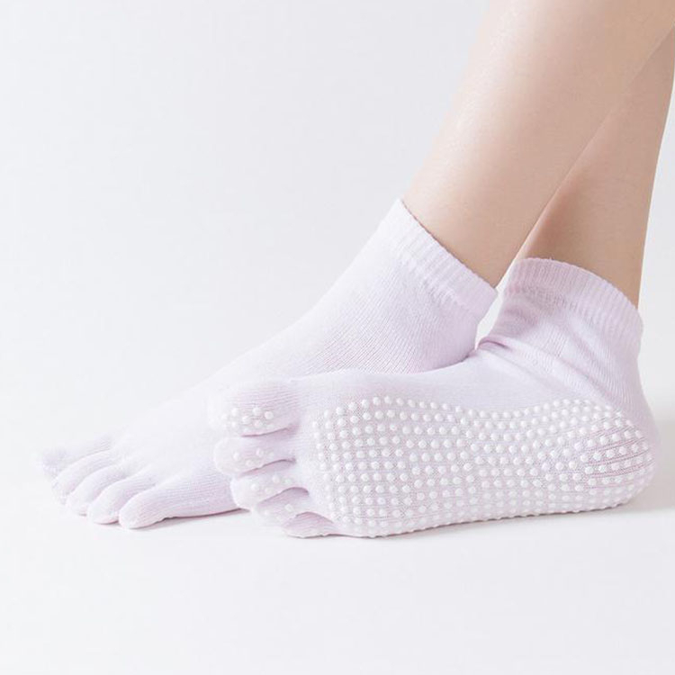 2021 new design fashion cheap socks manufacturer breathable adult knitted toe yoga socks