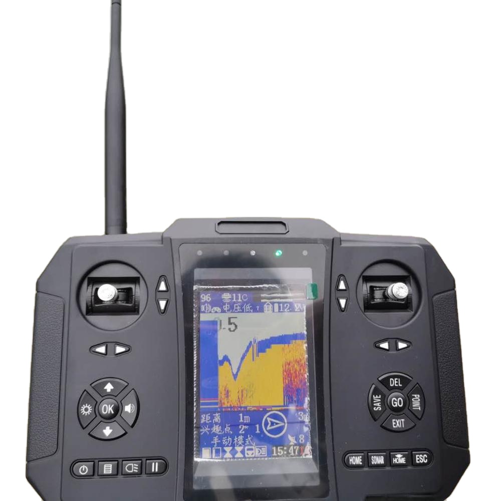 Лодка для ловли карпа включает GPS, автопилот, гидролокатор