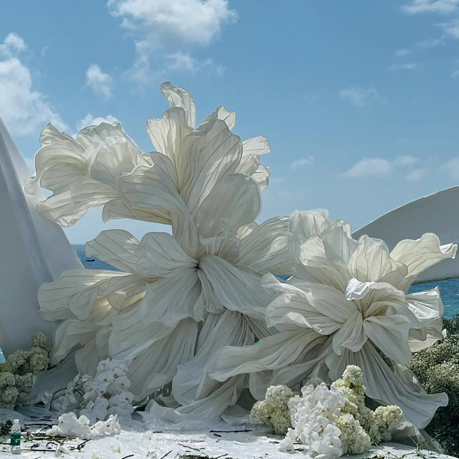 Giant White Color Paper Art Installation For Wedding Backdrops Event Party Hanging Photo Props Decoration