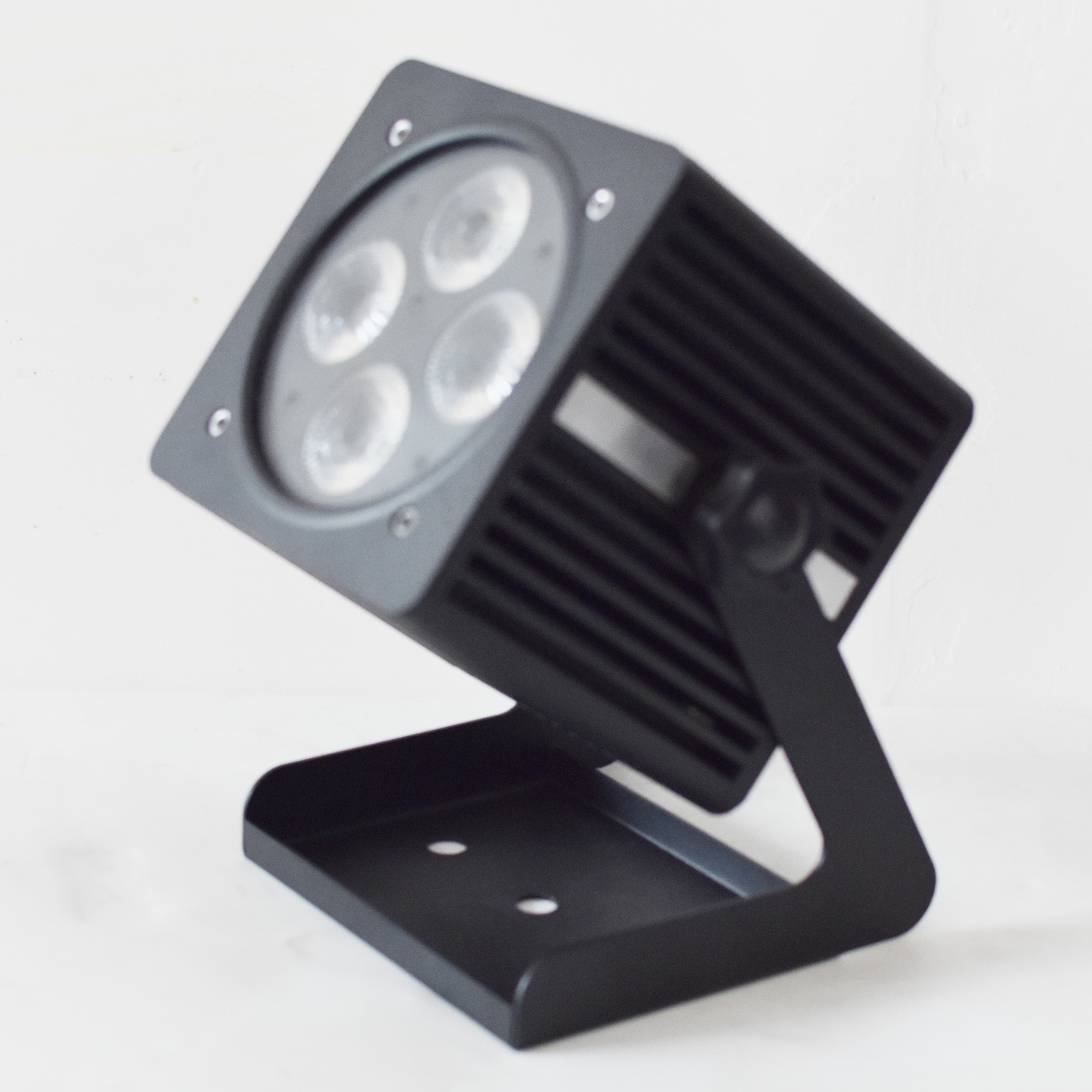 Высокое качество Гуанчжоу CE RoHS 4x18 Вт беспроводной dmx батарея питание led par ip65 светодиодные лампы